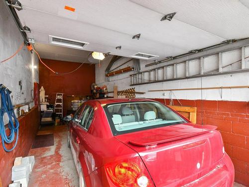 Garage - 3215 Av. De La Pépinière, Montréal (Mercier/Hochelaga-Maisonneuve), QC - Indoor Photo Showing Garage