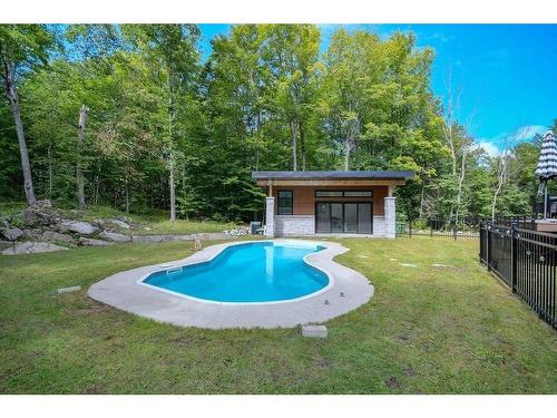 Pool - 67 Ch. Des Pommiers, Chelsea, QC - Outdoor With In Ground Pool With Backyard