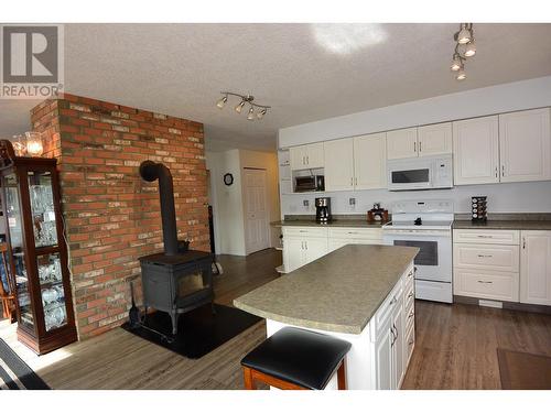 1659 Columbia Street, Smithers, BC - Indoor Photo Showing Kitchen