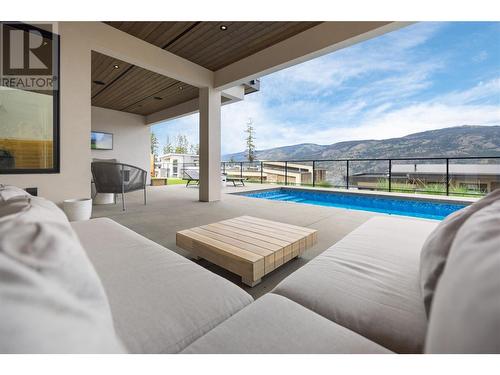 530 Clifton Court, Kelowna, BC - Outdoor With Deck Patio Veranda With Exterior