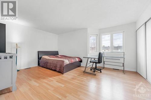 228 Huntersfield Drive, Ottawa, ON - Indoor Photo Showing Bedroom