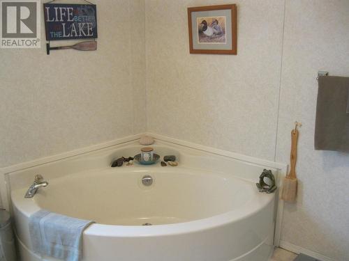 4511 Pyper Lake Road, Williams Lake, BC - Indoor Photo Showing Bathroom