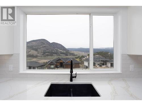 579 Barra Lane, Kelowna, BC - Indoor Photo Showing Kitchen With Double Sink