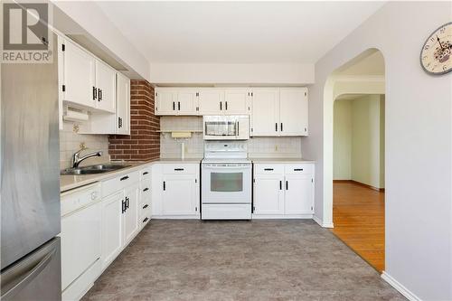 843 Centennial Road, Brockville, ON - Indoor Photo Showing Kitchen With Double Sink