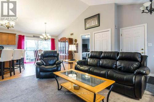 218 Fish And Game Club Rd, Quinte West, ON - Indoor Photo Showing Living Room
