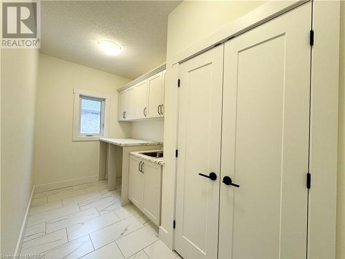 Main 4pc bath - 359 Ridge Street, Port Elgin, ON - Indoor Photo Showing Laundry Room