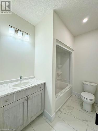 Main 4pc bath - 359 Ridge Street, Port Elgin, ON - Indoor Photo Showing Bathroom