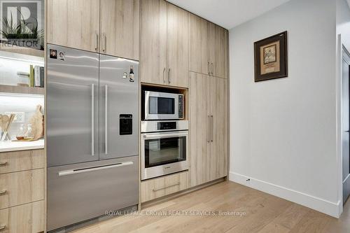 2208 Red Thorne Ave, London, ON - Indoor Photo Showing Kitchen