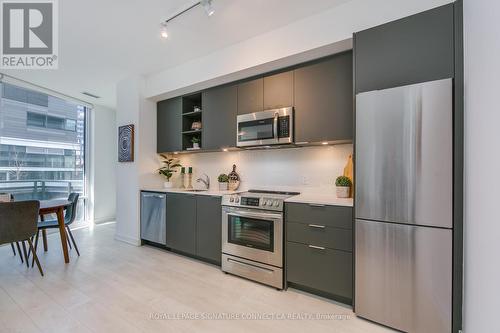 #Th106 -30 Ordnance St, Toronto, ON - Indoor Photo Showing Kitchen With Upgraded Kitchen