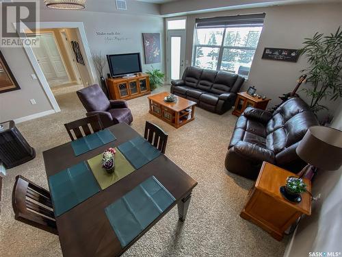 405 912 Otterloo Street, Indian Head, SK - Indoor Photo Showing Living Room