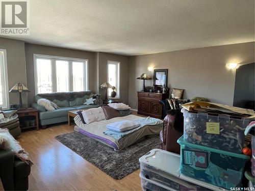 28 Telfer Bay, Prince Albert, SK - Indoor Photo Showing Living Room