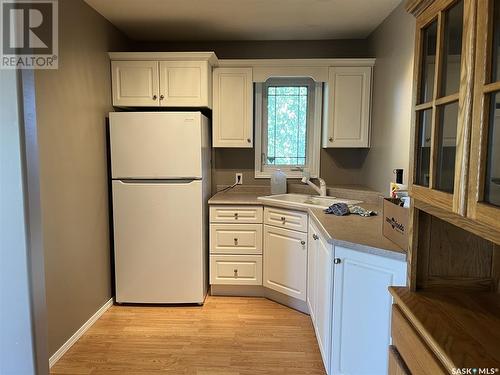 28 Telfer Bay, Prince Albert, SK - Indoor Photo Showing Kitchen