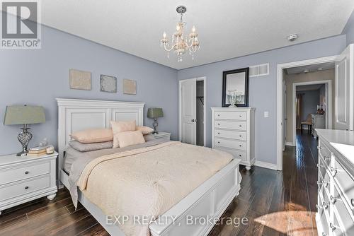4421 Saw Mill Dr, Niagara Falls, ON - Indoor Photo Showing Bedroom