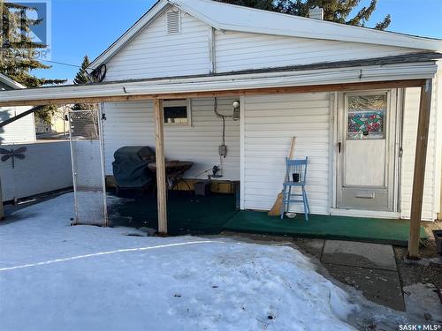 211 2Nd Avenue E, Assiniboia, SK - Outdoor With Exterior