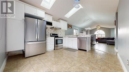 409 Rene Avenue, Lasalle, ON - Indoor Photo Showing Kitchen