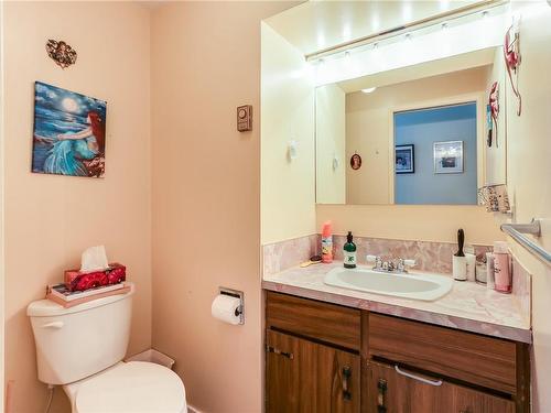 4169 Orchard Cir, Nanaimo, BC - Indoor Photo Showing Bathroom