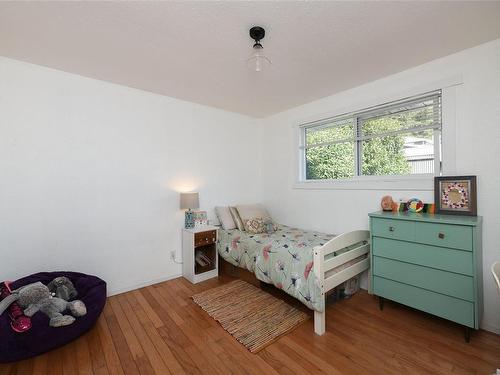 2264 Mckenzie Ave, Comox, BC - Indoor Photo Showing Bedroom