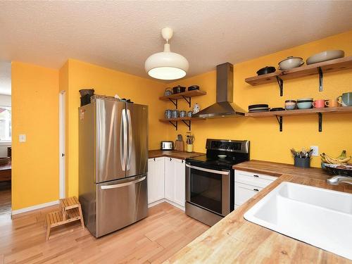 2264 Mckenzie Ave, Comox, BC - Indoor Photo Showing Kitchen With Stainless Steel Kitchen With Double Sink