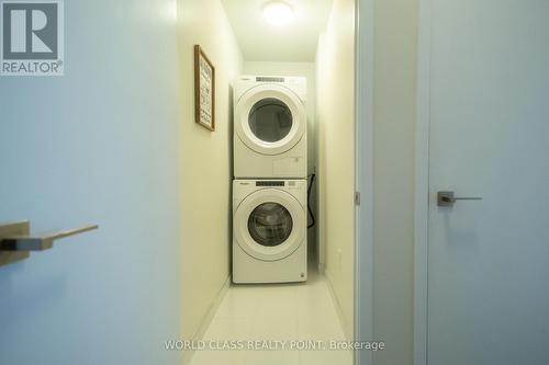#417 -4055 Parkside Village Dr, Mississauga, ON - Indoor Photo Showing Laundry Room