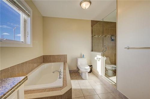 426 Baptist Church Road, Caledonia, ON - Indoor Photo Showing Bathroom