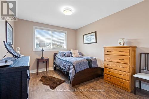 287 Tanbark Road, Niagara-On-The-Lake, ON - Indoor Photo Showing Bedroom
