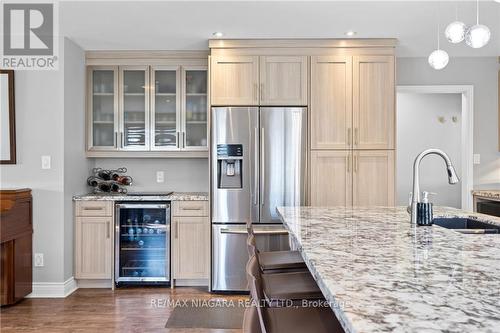 287 Tanbark Rd, Niagara-On-The-Lake, ON - Indoor Photo Showing Kitchen With Upgraded Kitchen