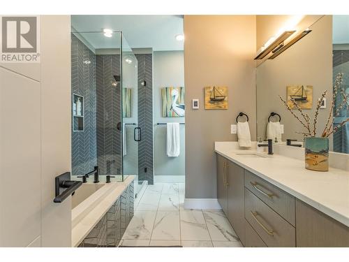 529 Truswell Road Unit# 604, Kelowna, BC - Indoor Photo Showing Bathroom