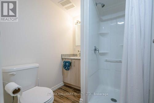 #410 -275 Larch St, Bldg B, Waterloo, ON - Indoor Photo Showing Bathroom