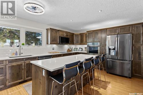 2611 Cumberland Avenue S, Saskatoon, SK - Indoor Photo Showing Kitchen