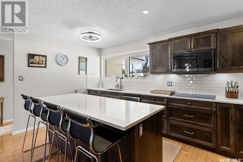 2611 Cumberland Avenue S, Saskatoon, SK - Indoor Photo Showing Kitchen With Upgraded Kitchen