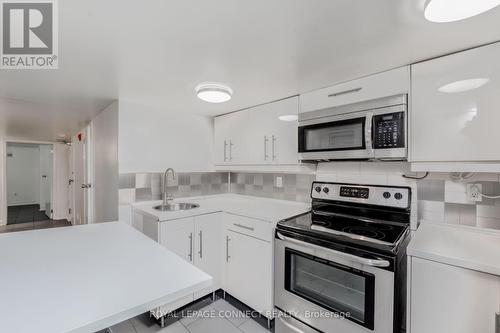 307 Pacific Ave, Toronto, ON - Indoor Photo Showing Kitchen