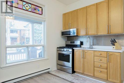 307 Pacific Ave, Toronto, ON - Indoor Photo Showing Kitchen