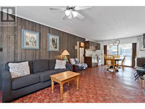 163 3Rd Street, Tulameen, BC - Indoor Photo Showing Living Room