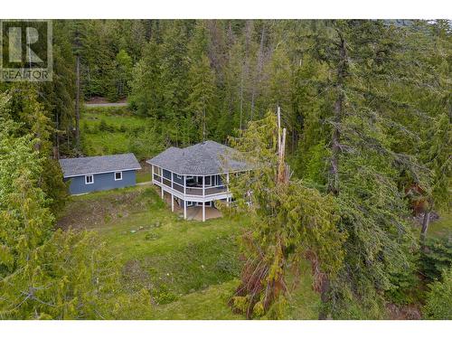 7465 Crowfoot Drive, Anglemont, BC - Outdoor With Exterior