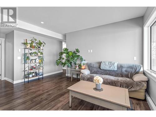 3609 Silver Way, West Kelowna, BC - Indoor Photo Showing Living Room