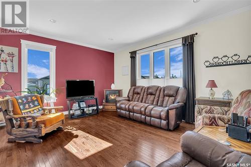 47 6Th Avenue S, Langham, SK - Indoor Photo Showing Living Room