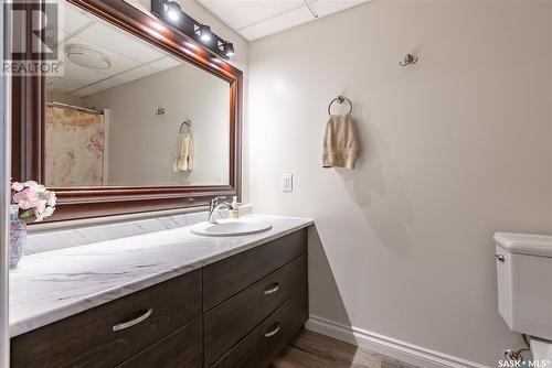 47 6Th Avenue S, Langham, SK - Indoor Photo Showing Bathroom