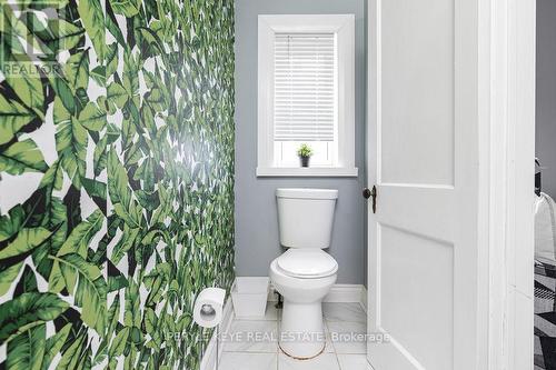 57 Woodward St, Bracebridge, ON - Indoor Photo Showing Bathroom
