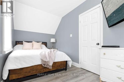 57 Woodward Street, Bracebridge, ON - Indoor Photo Showing Bedroom