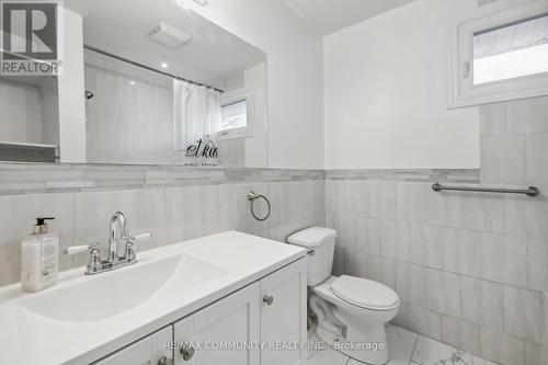 7020 Jill Drive, Niagara Falls, ON - Indoor Photo Showing Bathroom