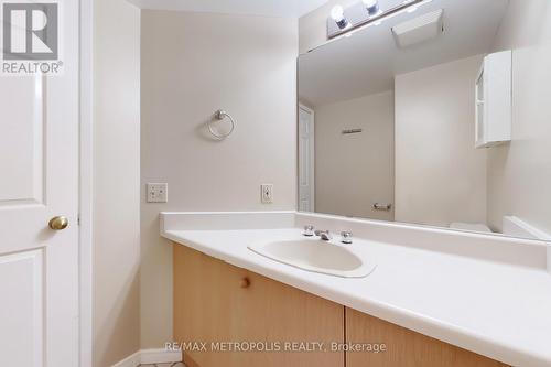 302 - 25 George Street, Toronto, ON - Indoor Photo Showing Bathroom