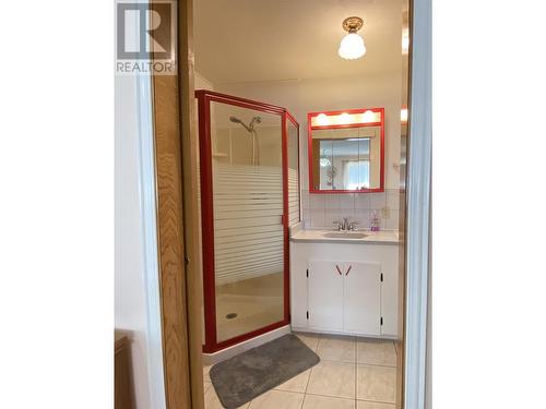5433 Heppel Avenue, Terrace, BC - Indoor Photo Showing Bathroom