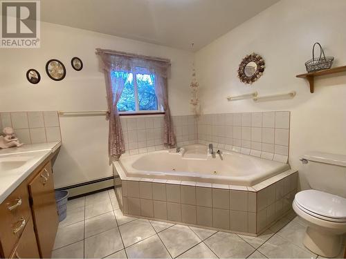 5433 Heppel Avenue, Terrace, BC - Indoor Photo Showing Bathroom