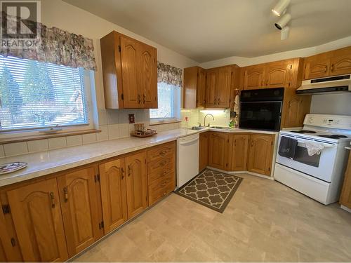 5433 Heppel Avenue, Terrace, BC - Indoor Photo Showing Kitchen