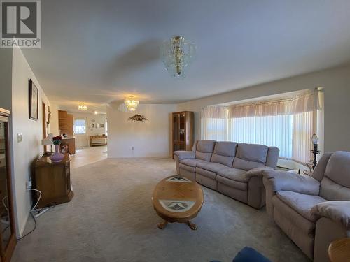 5433 Heppel Avenue, Terrace, BC - Indoor Photo Showing Living Room