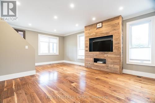 938 Corner Ave, Innisfil, ON - Indoor With Fireplace