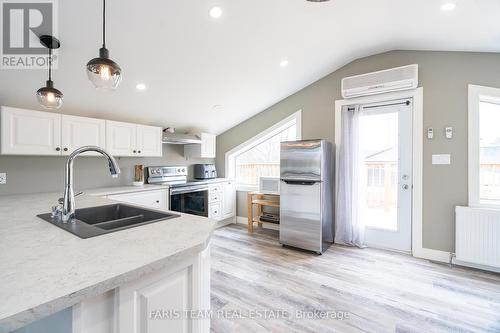 938 Corner Avenue, Innisfil, ON - Indoor Photo Showing Kitchen With Double Sink