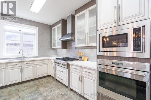 938 Corner Ave, Innisfil, ON - Indoor Photo Showing Kitchen With Upgraded Kitchen