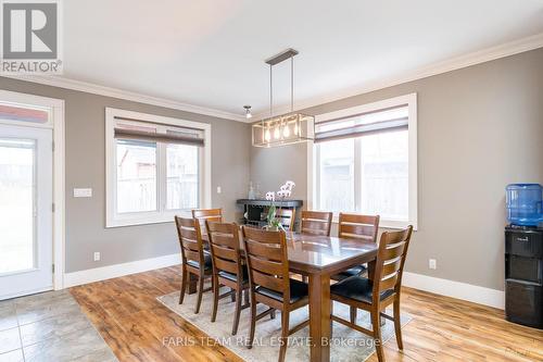 938 Corner Ave, Innisfil, ON - Indoor Photo Showing Dining Room
