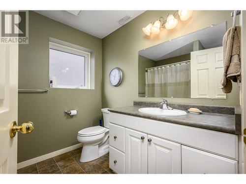 1002 Mt. Bulman Drive, Vernon, BC - Indoor Photo Showing Bathroom